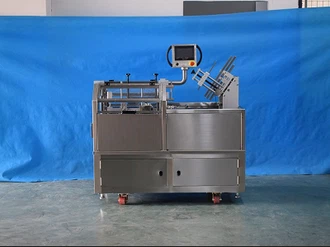 Automatische kartonneermachine